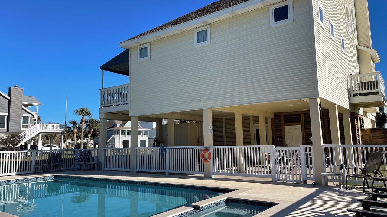 Photo of Outdoor in Pirates Beach West