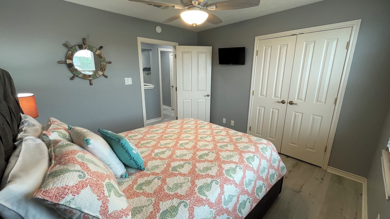 Photo of Bedroom in Pirates Beach West