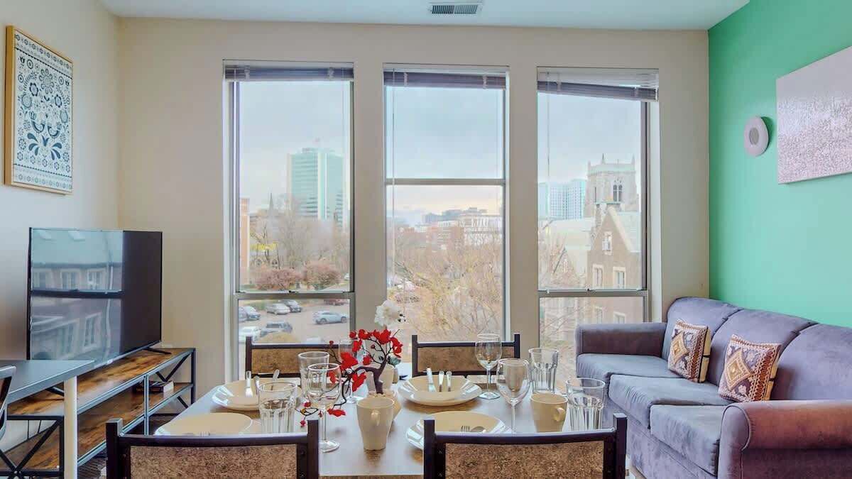 Photo of Livingroom in Downtown