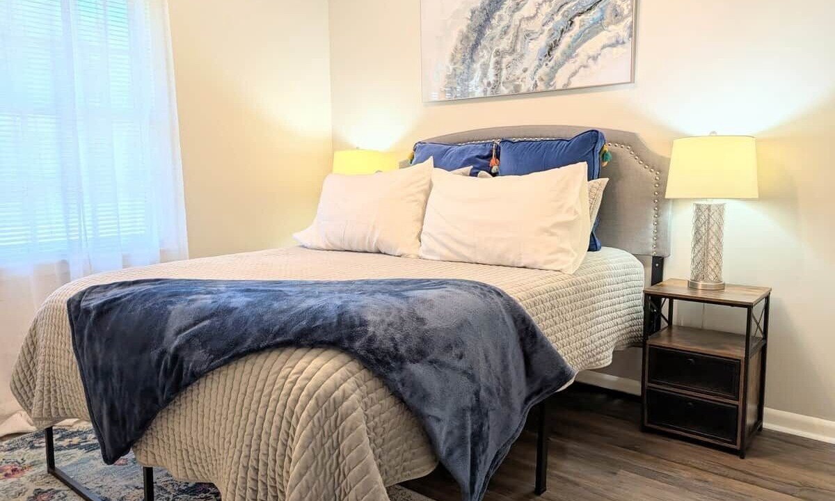 Photo of Bedroom in Enterprise
