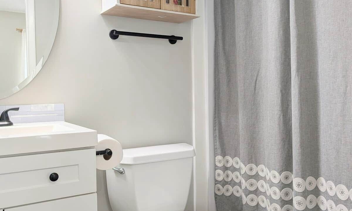 Photo of Bathroom in Enterprise