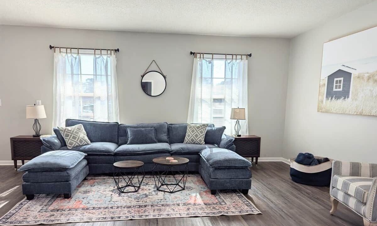 Photo of Livingroom in Enterprise