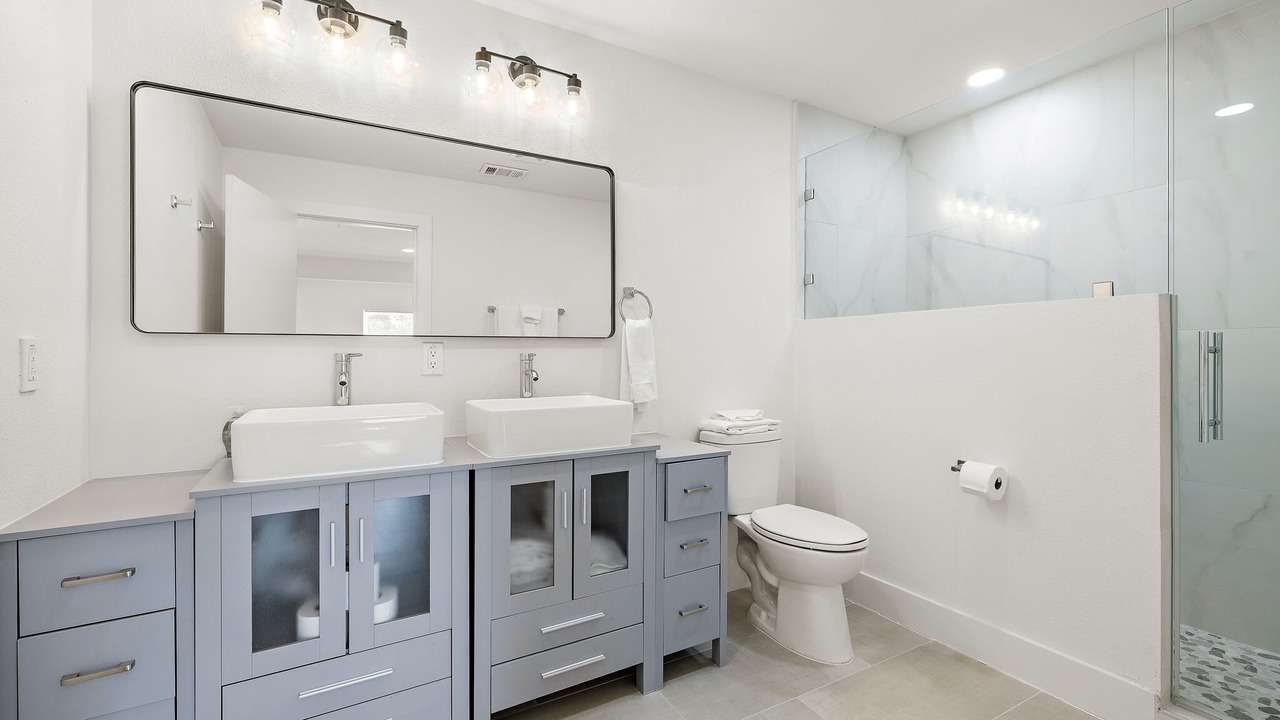 Photo of Bathroom in South Lamar