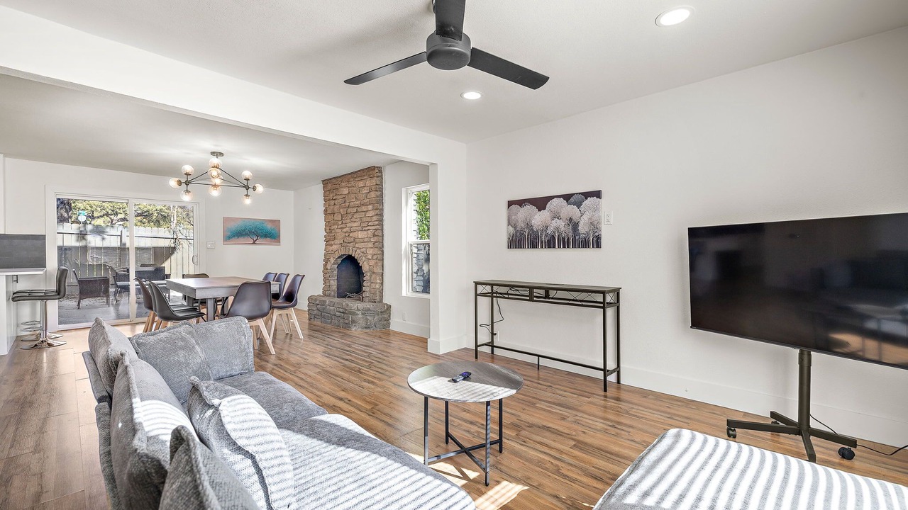 Photo of Livingroom in South Lamar