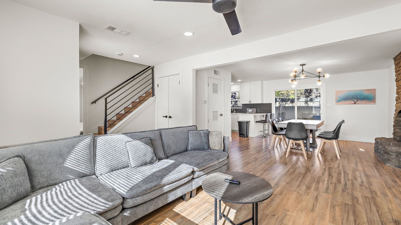 Photo of Livingroom in South Lamar