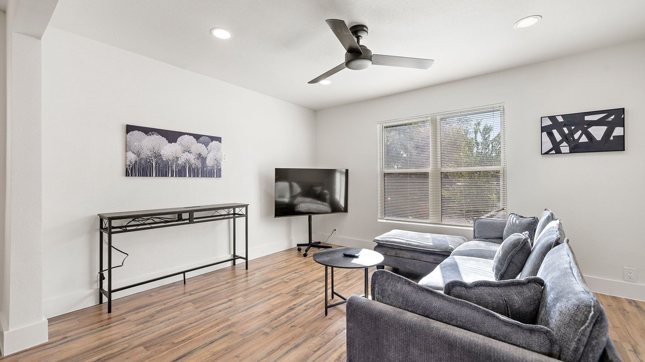 Photo of Livingroom in South Lamar