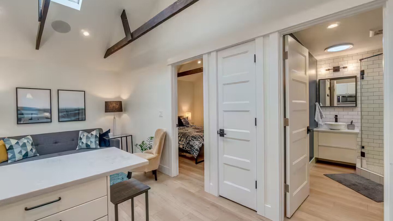 Photo of Bedroom in Hollywood District