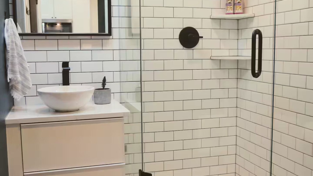 Photo of Bathroom in Hollywood District