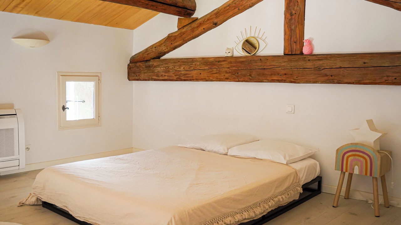 Photo of Bedroom in Maubec