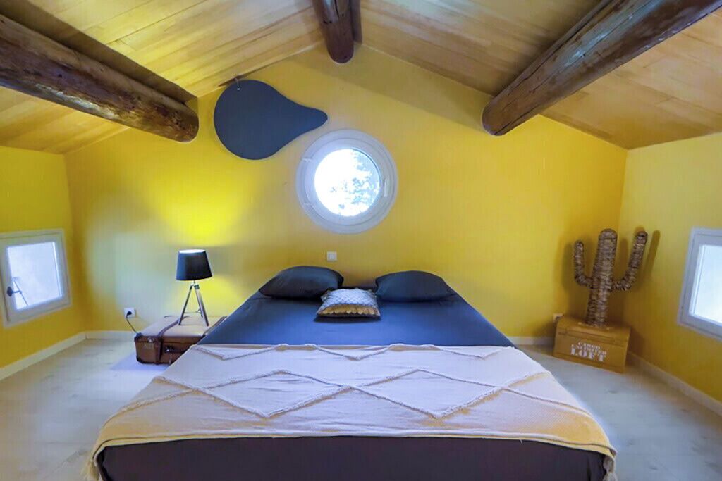 Photo of Bedroom in Maubec