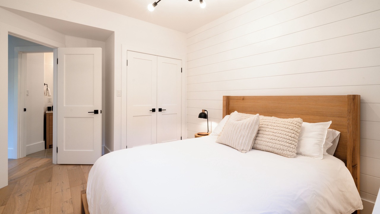 Photo of Bedroom in Gravenhurst