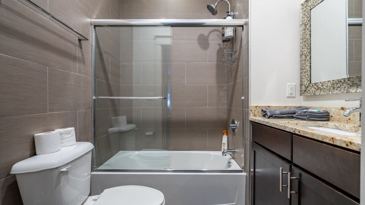 Photo of Bathroom in Short North