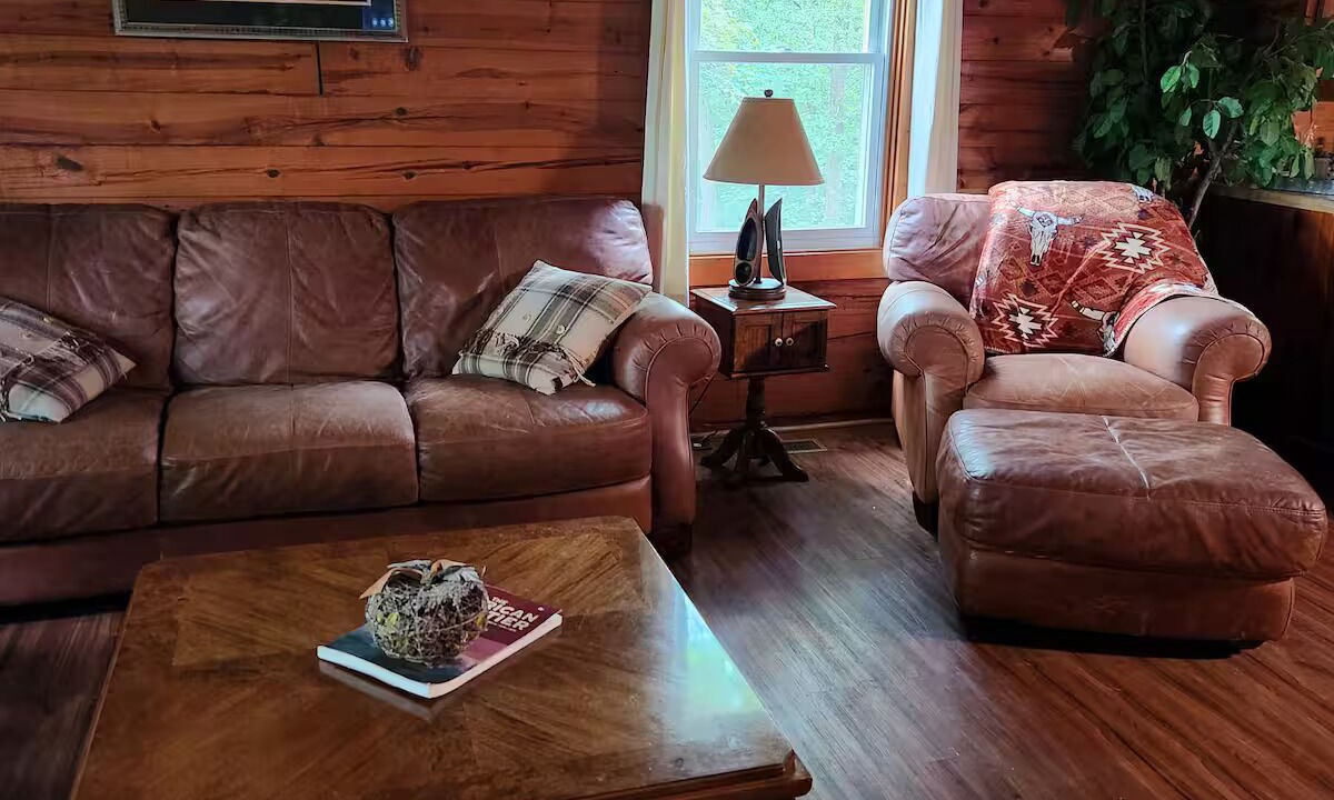 Photo of Livingroom in Grand Rivers