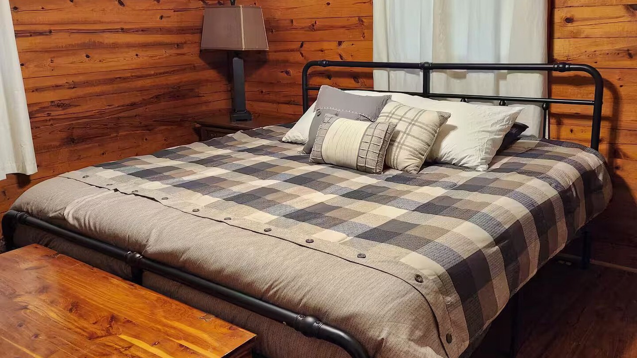 Photo of Bedroom in Grand Rivers