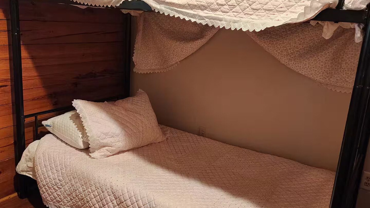 Photo of Bedroom in Grand Rivers