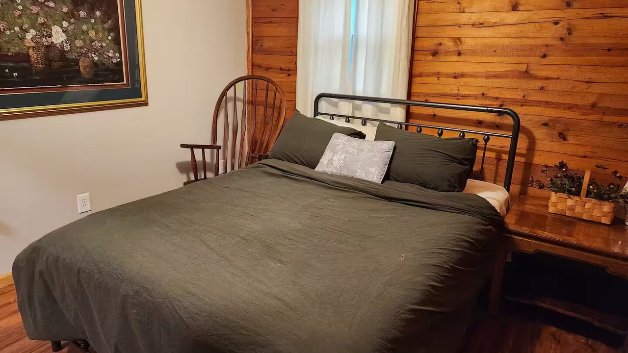 Photo of Bedroom in Grand Rivers