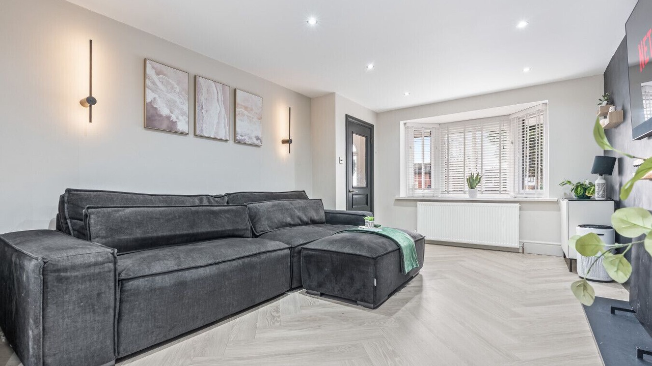 Photo of Livingroom in Swinton