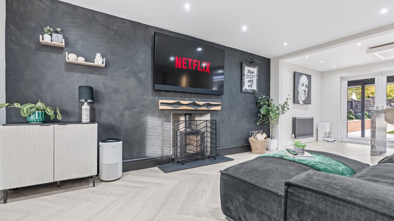 Photo of Livingroom in Swinton