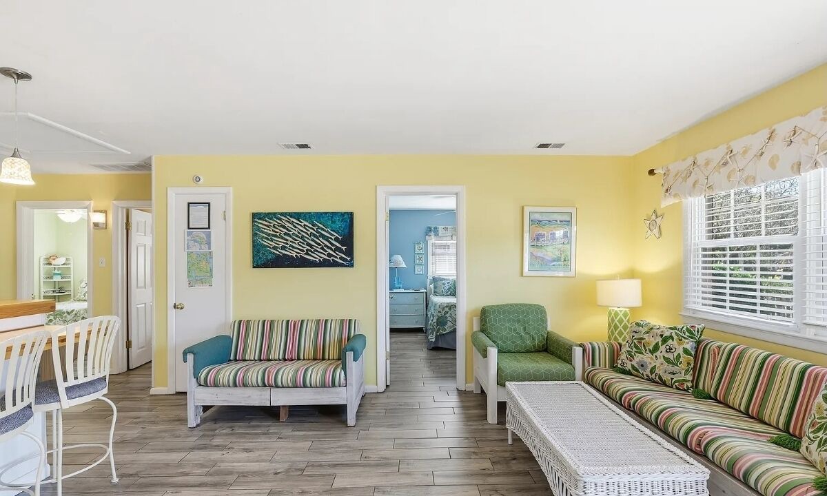 Photo of Livingroom in Northeast Virginia Beach