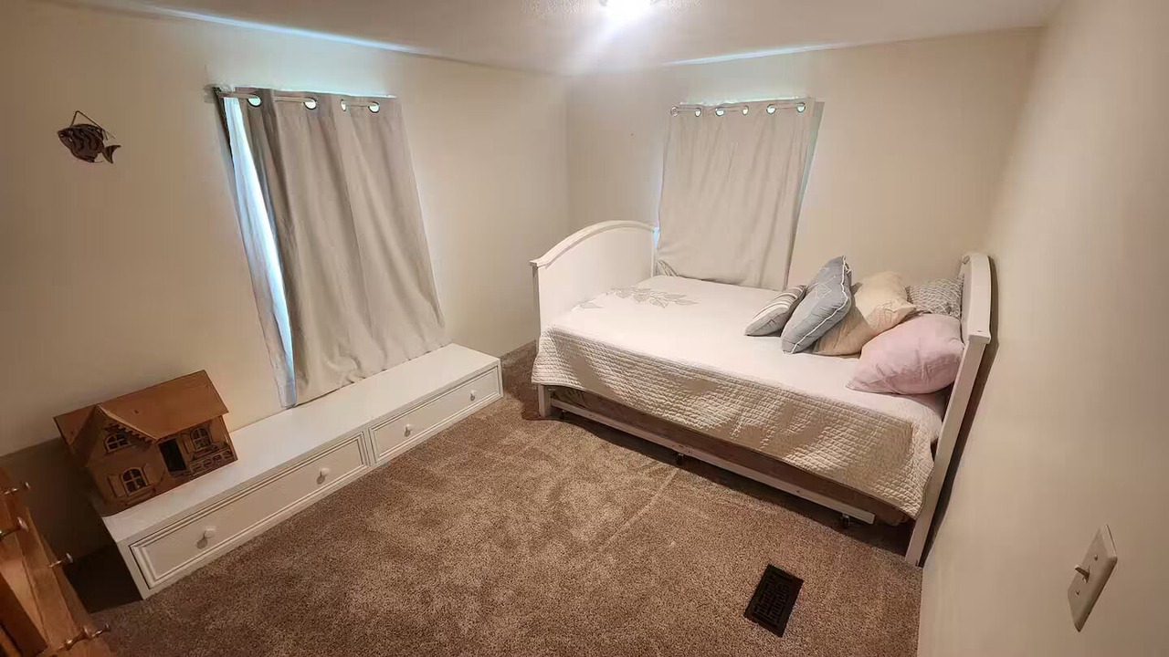 Photo of Bedroom in Kuttawa