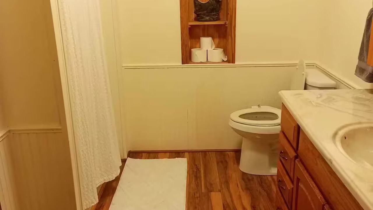 Photo of Bathroom in Kuttawa