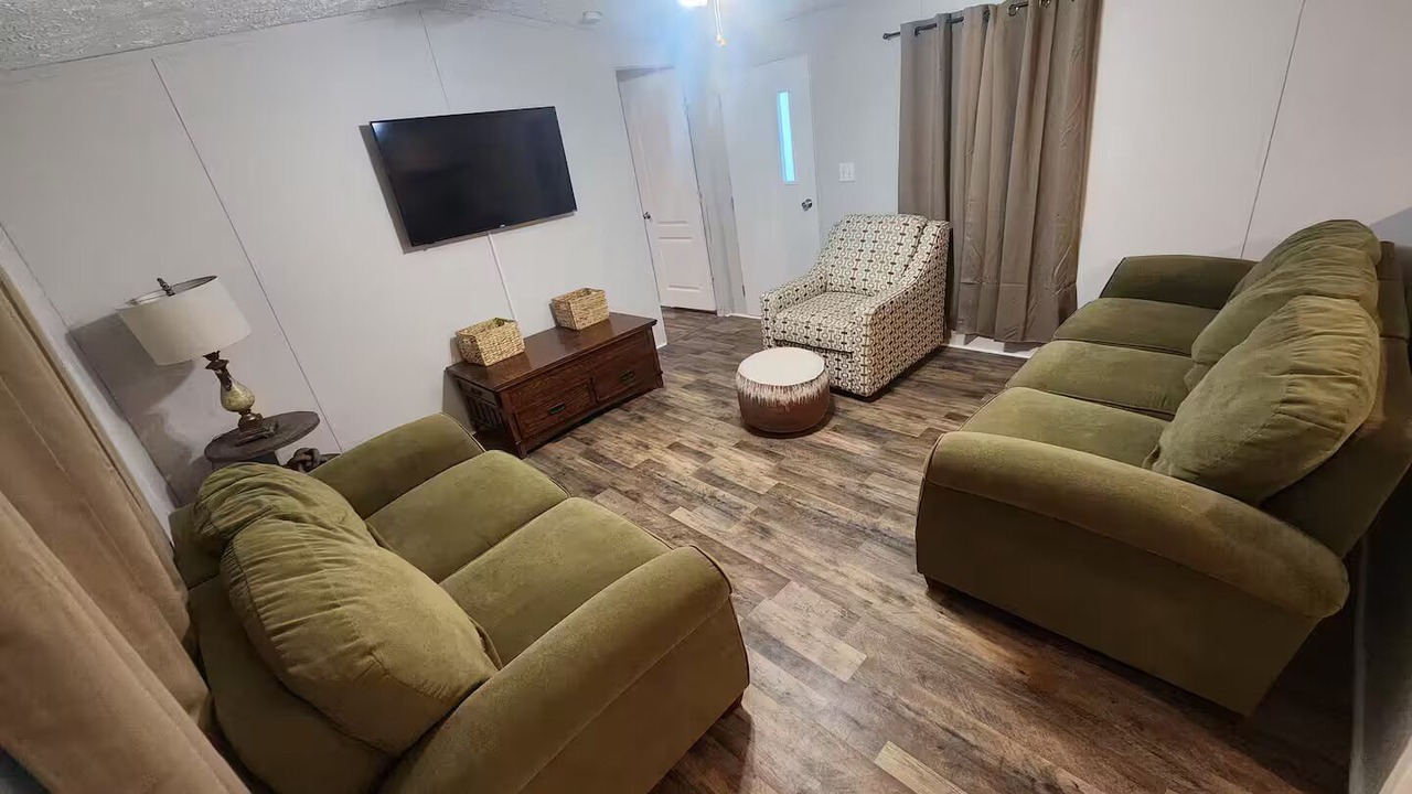 Photo of Livingroom in Kuttawa