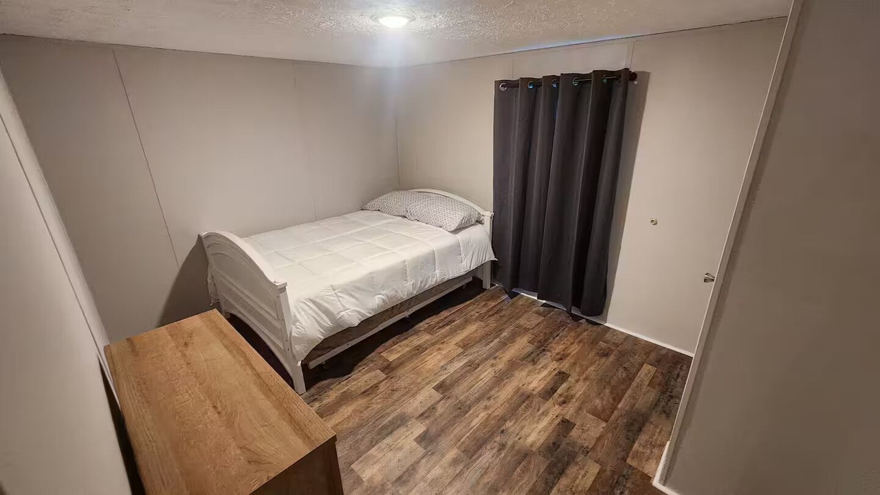 Photo of Bedroom in Kuttawa
