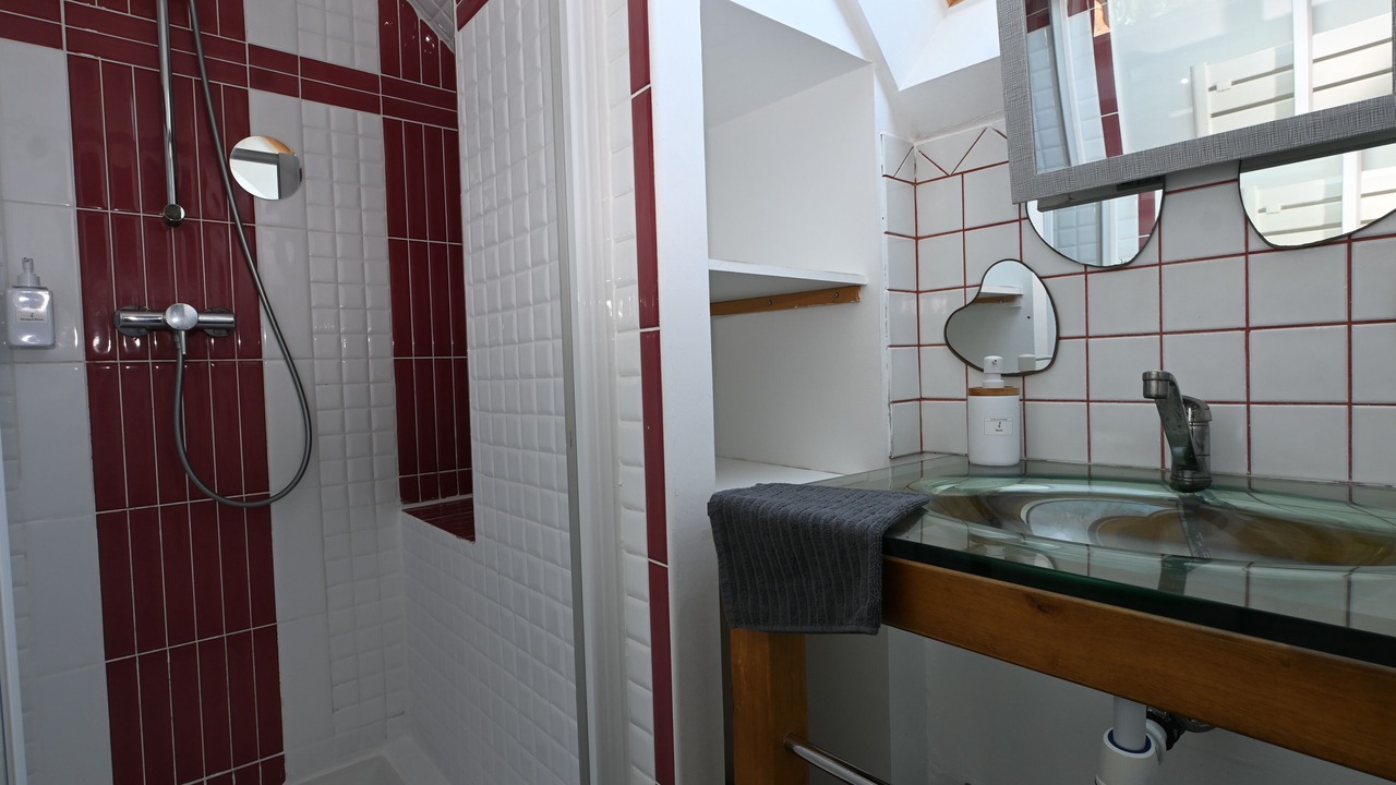 Photo of Bathroom in Saint-Coulomb