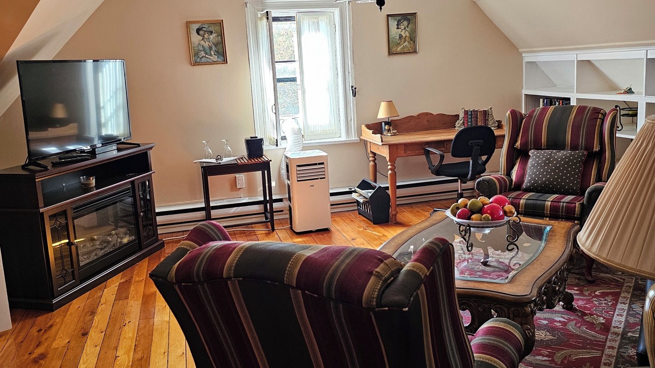 Photo of Livingroom in Pembroke