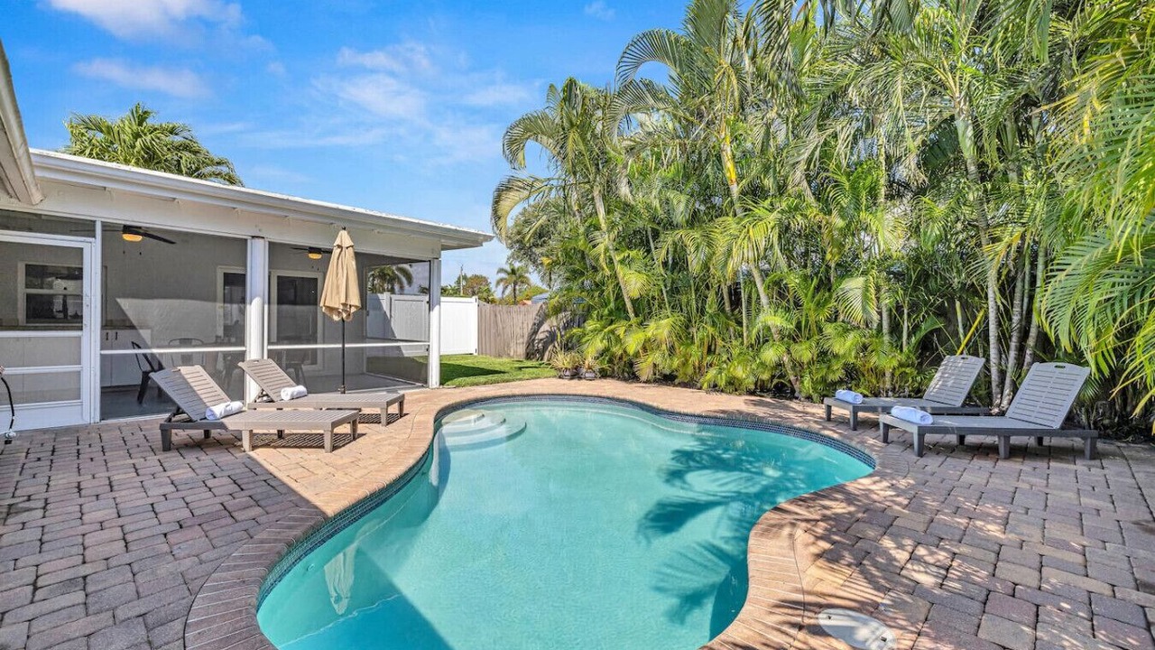 Photo of Outdoor in Tropic Palms