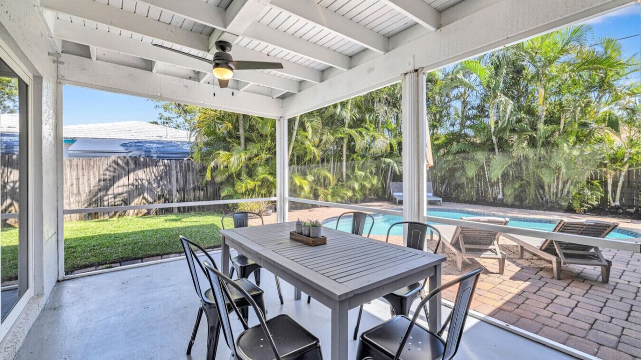 Photo of Outdoor in Tropic Palms