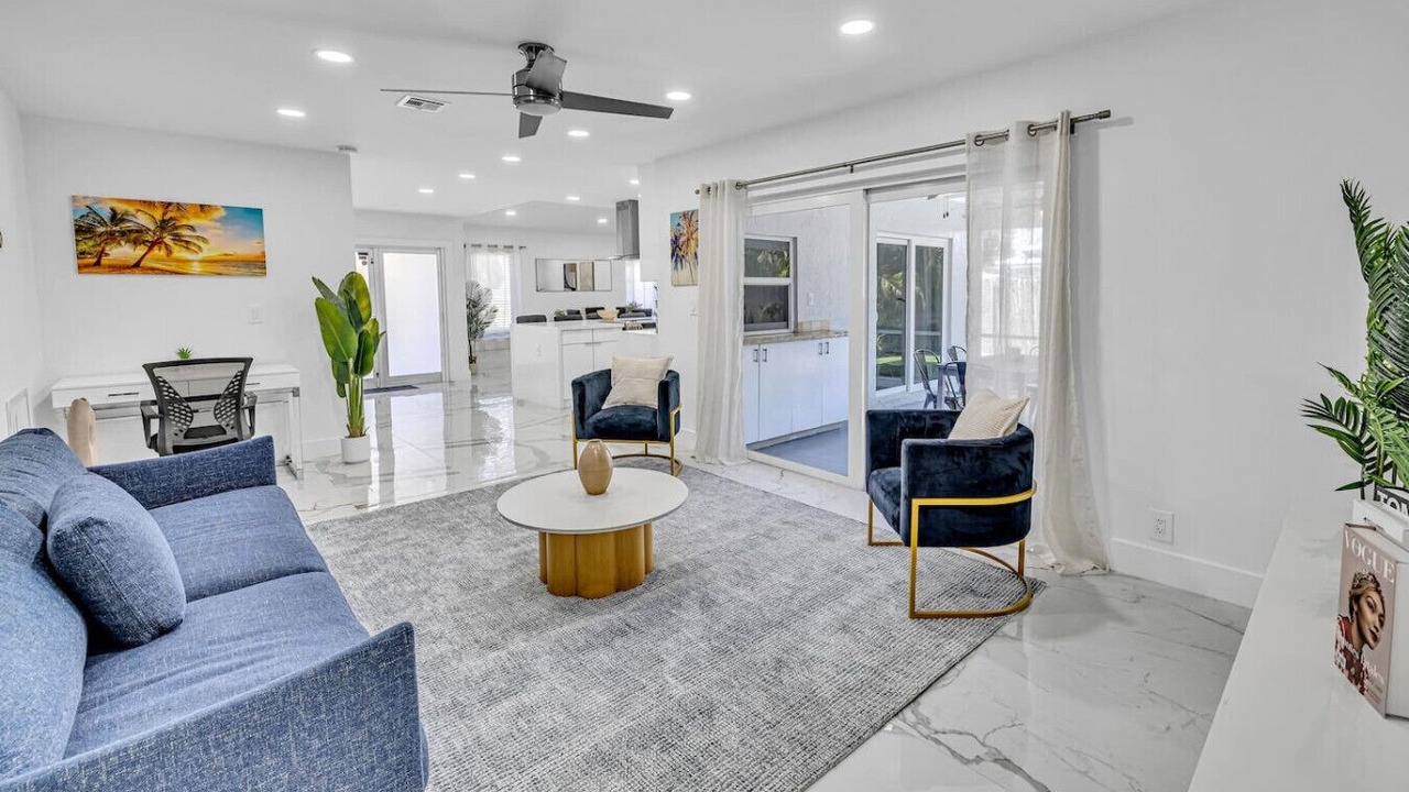 Photo of Livingroom in Tropic Palms