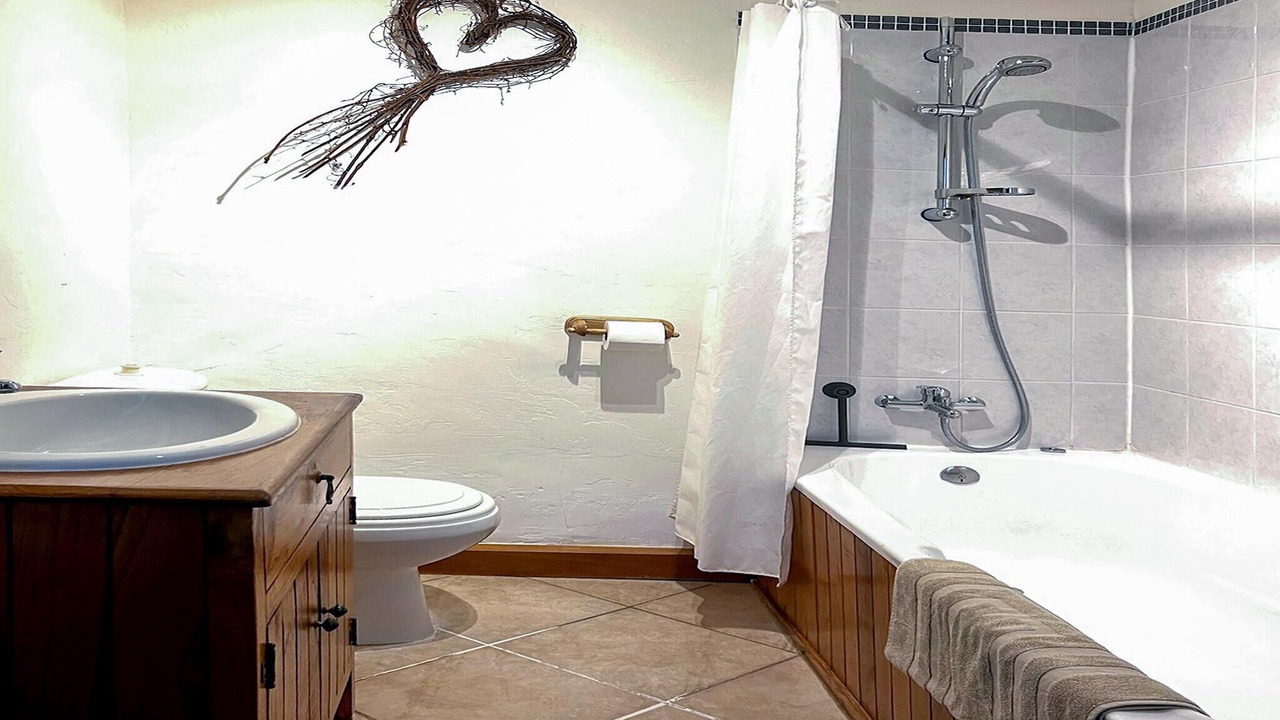 Photo of Bathroom in Jouqueviel