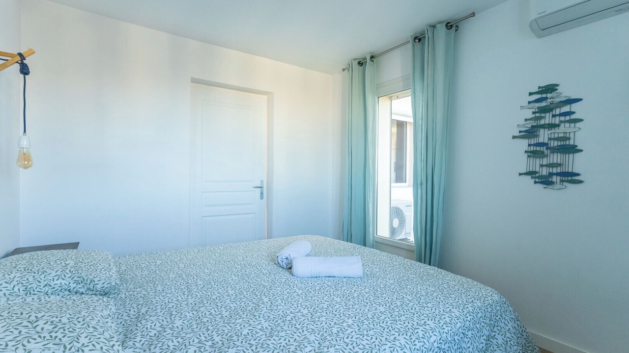 Photo of Bedroom in 7th Arrondissement
