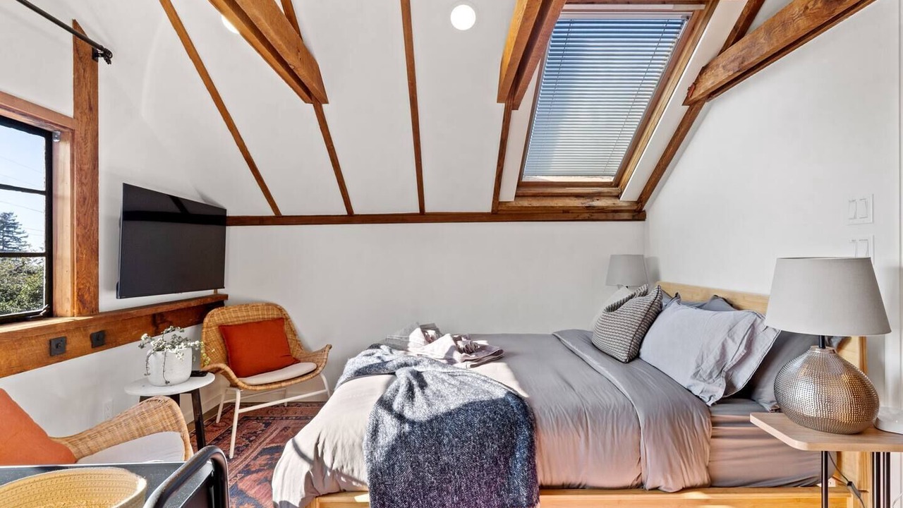 Photo of Bedroom in Berkeley Hills