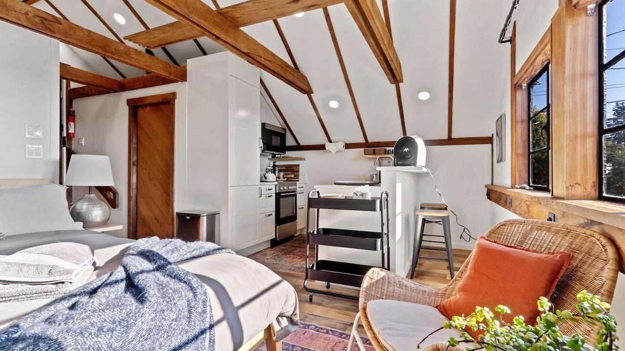 Photo of Bedroom in Berkeley Hills