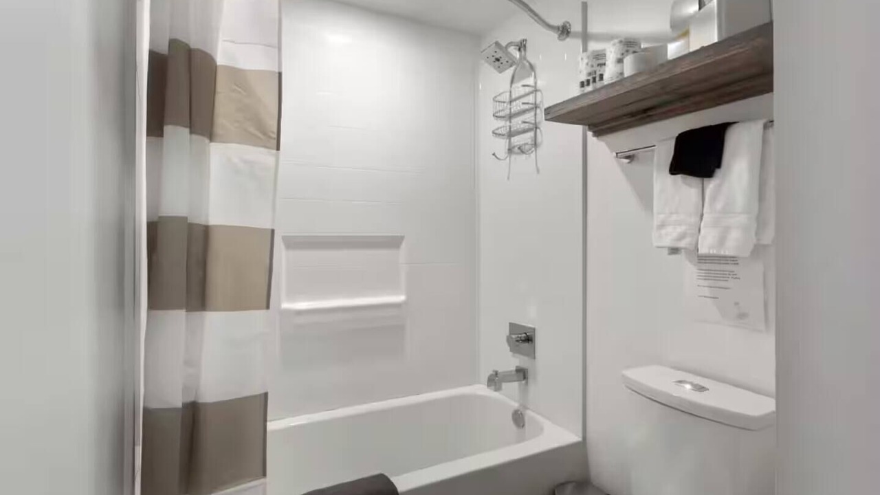 Photo of Bathroom in Hanover Place