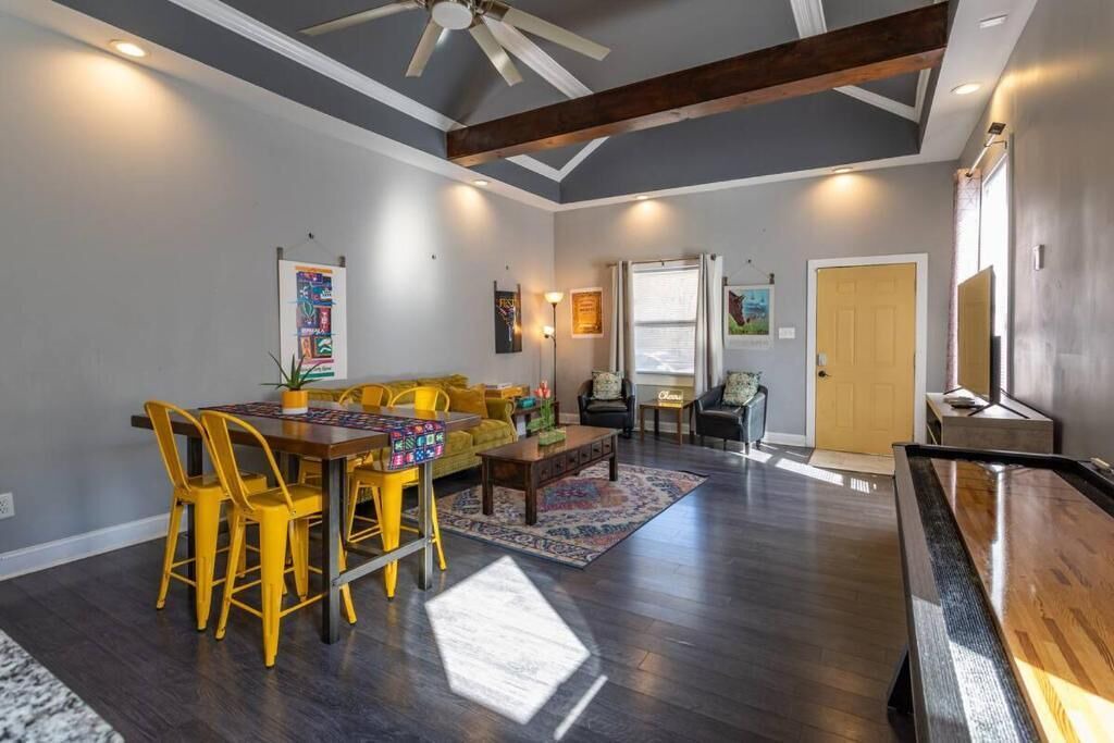 Photo of Livingroom in Smoketown Jackson