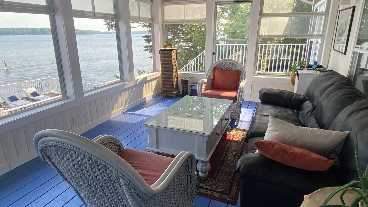 Photo of Livingroom in Falcon Lake