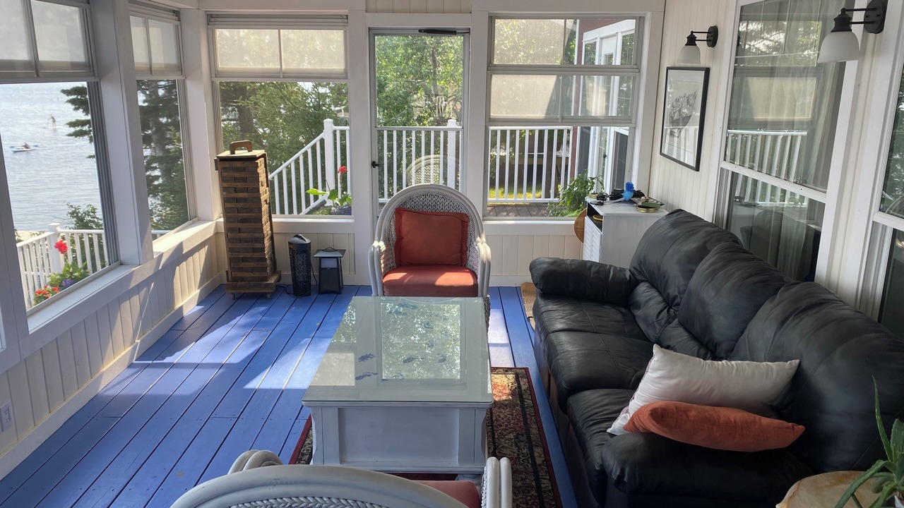 Photo of Livingroom in Falcon Lake