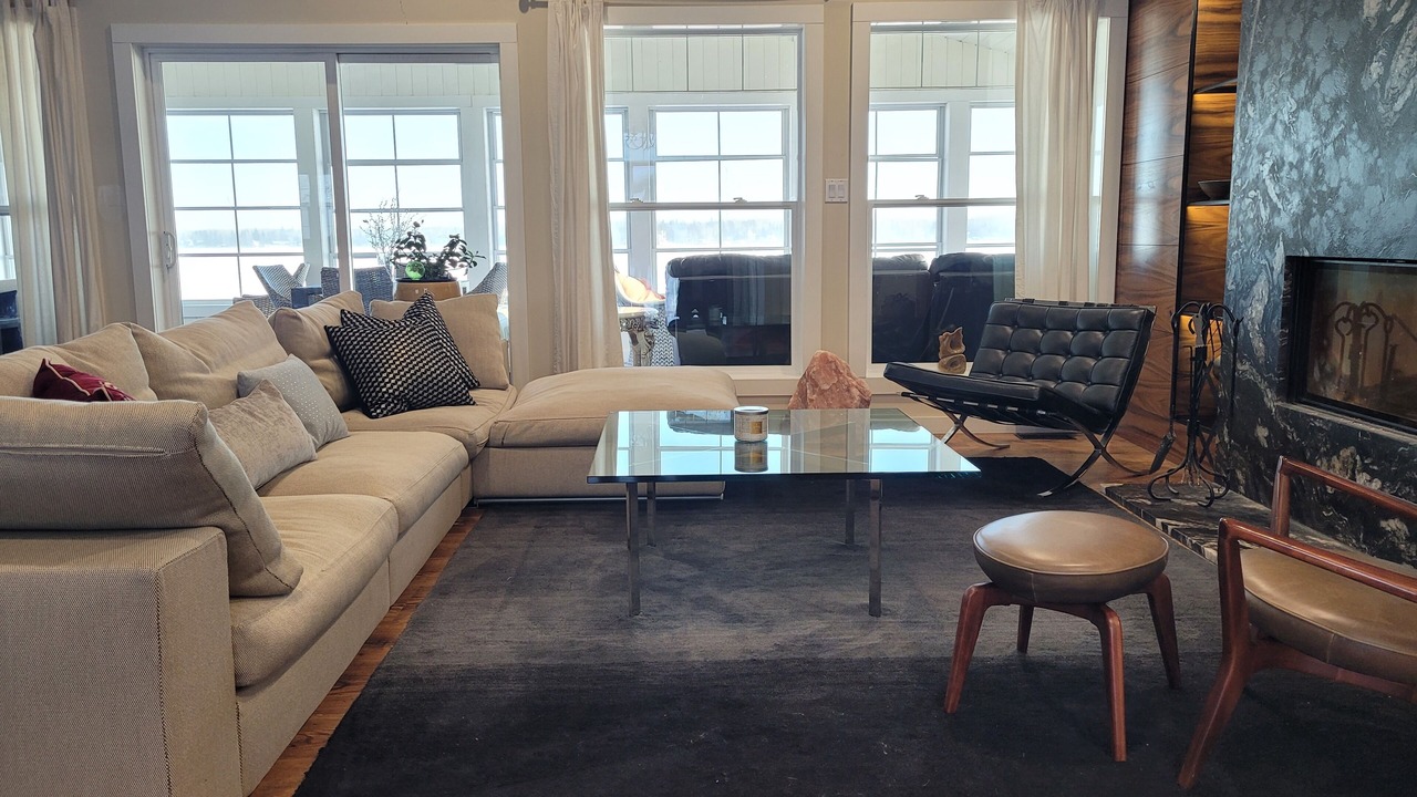Photo of Livingroom in Falcon Lake