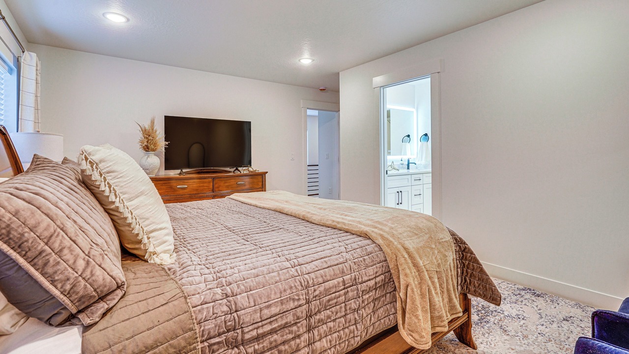 Photo of Bedroom in Midvale