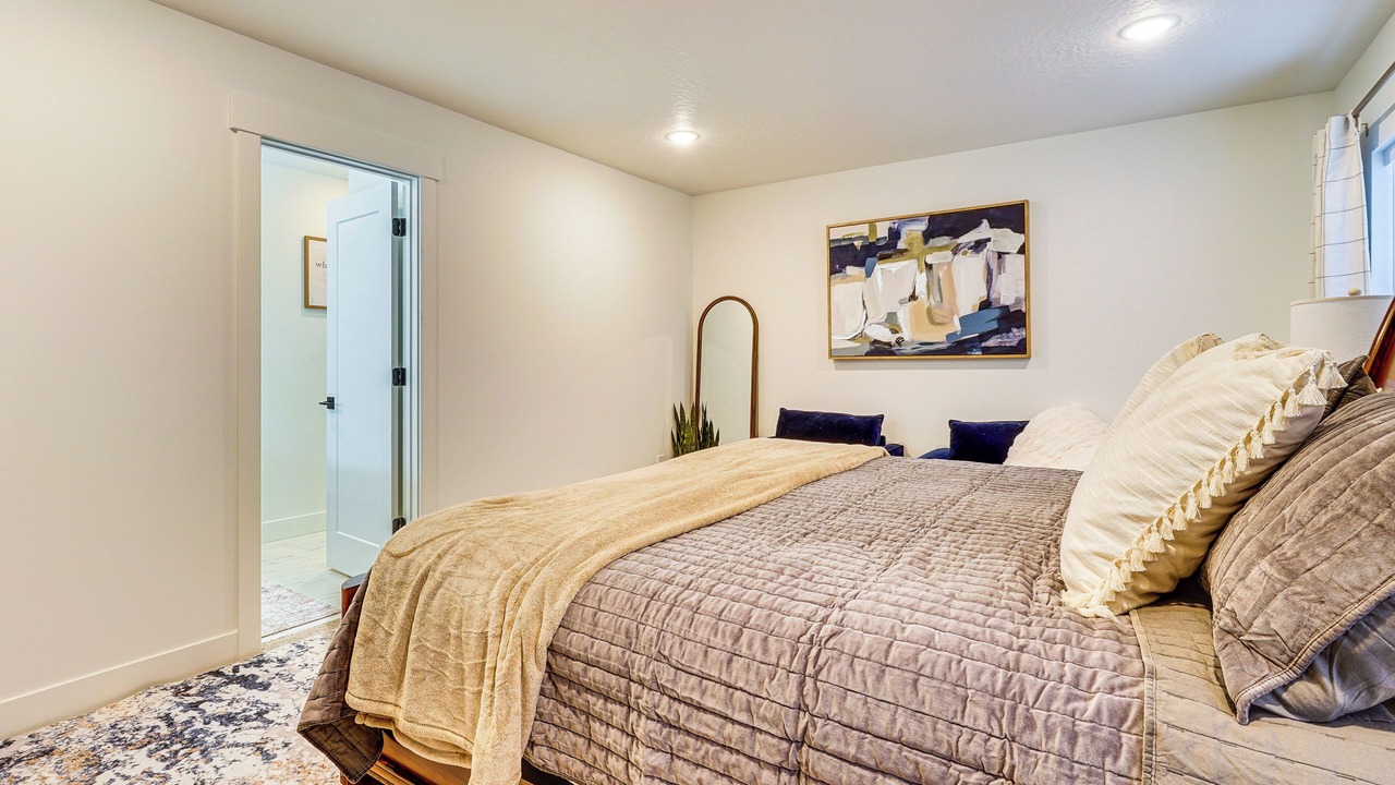 Photo of Bedroom in Midvale
