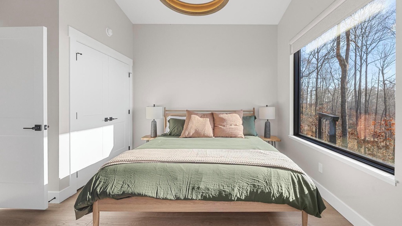 Photo of Bedroom in Shoals