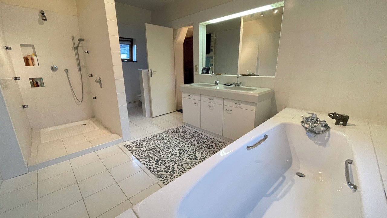 Photo of Bathroom in Saint-Vincent-du-Boulay