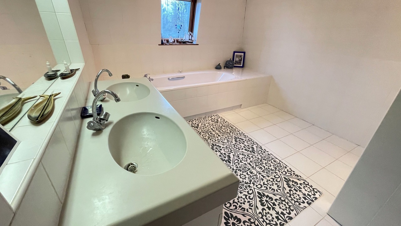 Photo of Bathroom in Saint-Vincent-du-Boulay