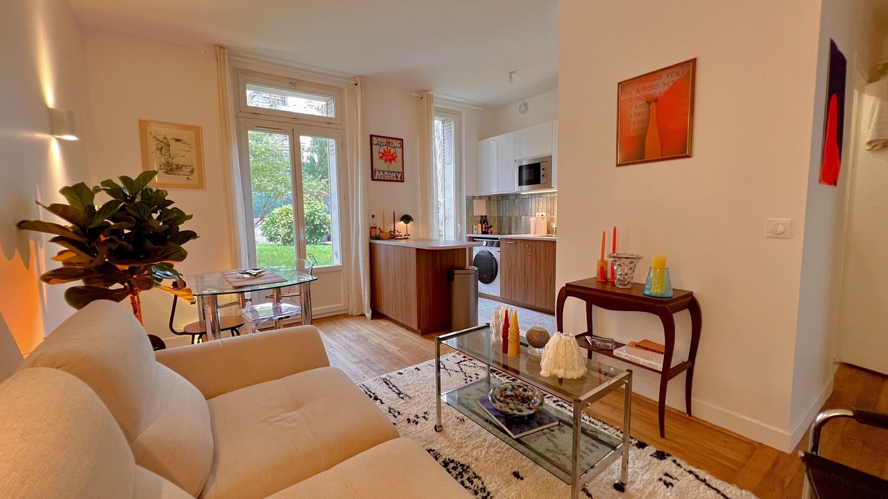 Photo of Livingroom in Suresnes