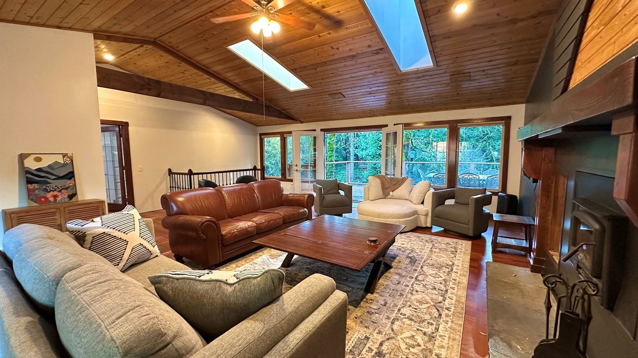 Photo of Livingroom in Brightwood