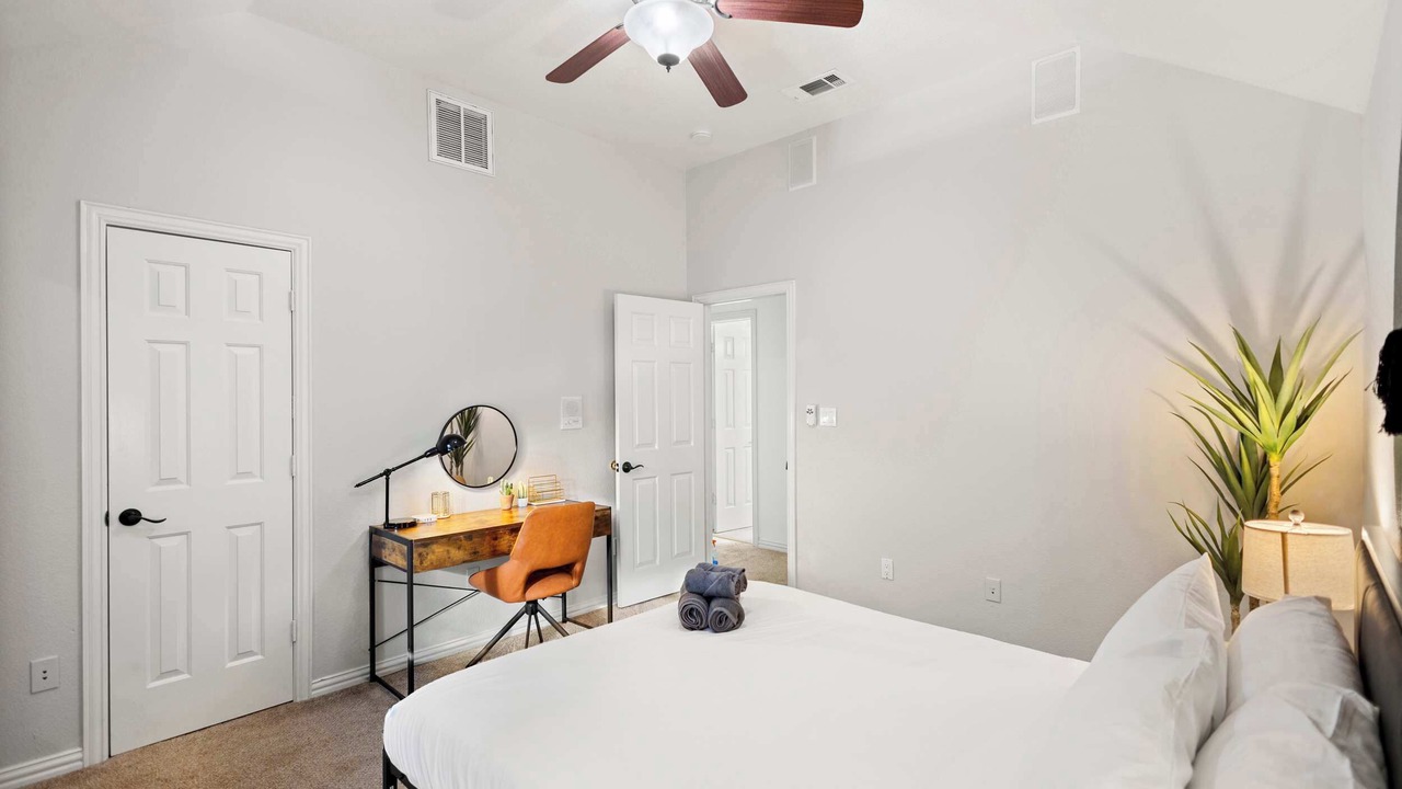 Photo of Bedroom in Fossil Creek