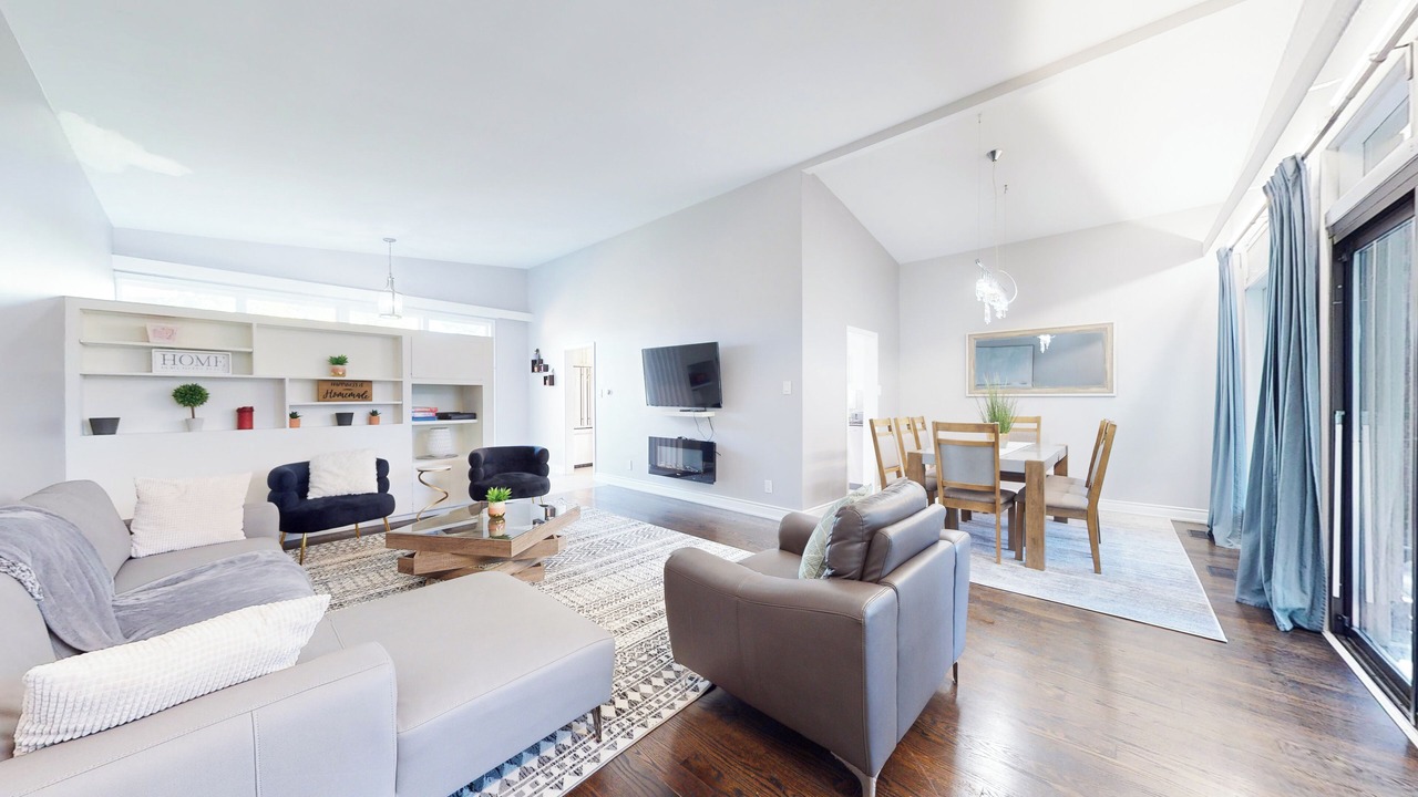 Photo of Livingroom in Newtonbrook